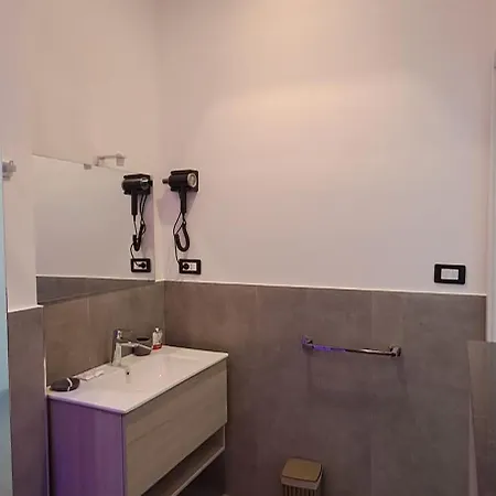 Kairoli Square 게스트하우스 3*
