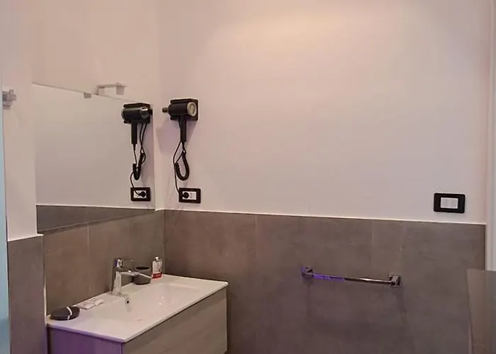 Kairoli Square Pensión 3*